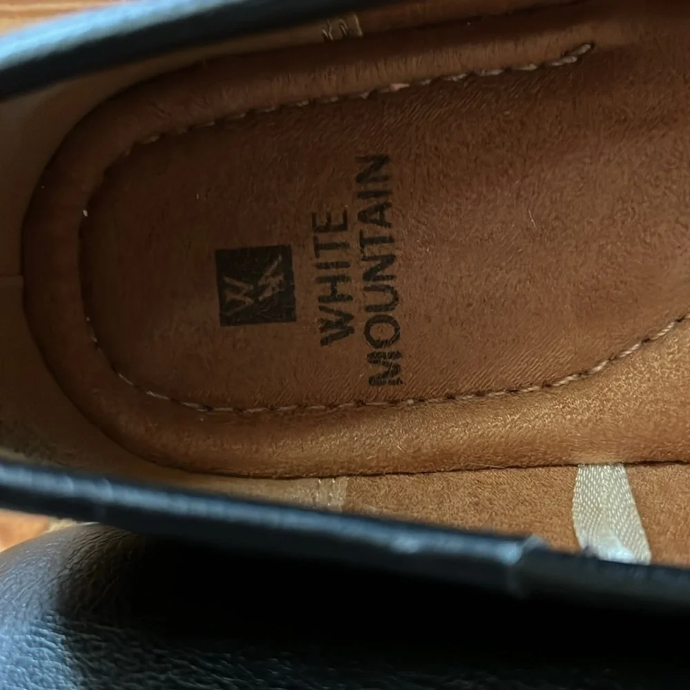 White Mountain Women's Black Vegan Leather Flats  Loafers 8.5